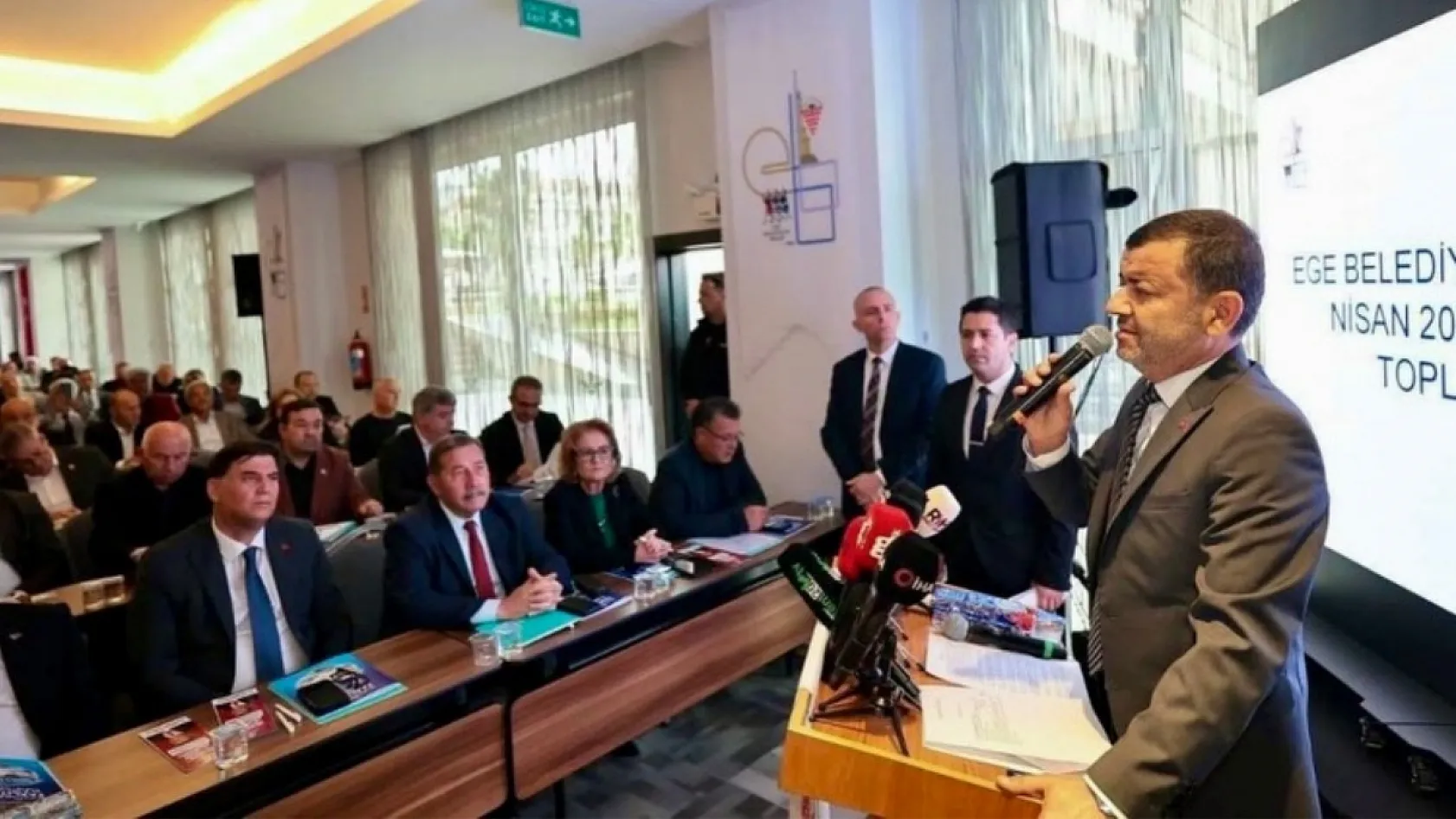 Başkan Karaca, Ege Belediyeler Birliği Toplantısı'na katıldı