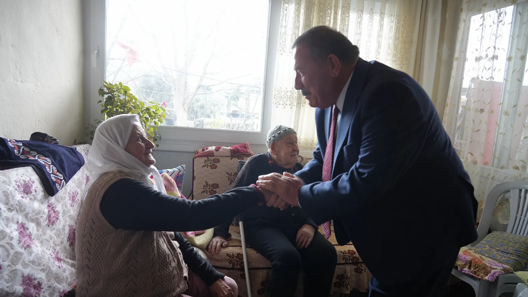 Başkan Topuz'dan Asırlık Çınarlara Ziyaret