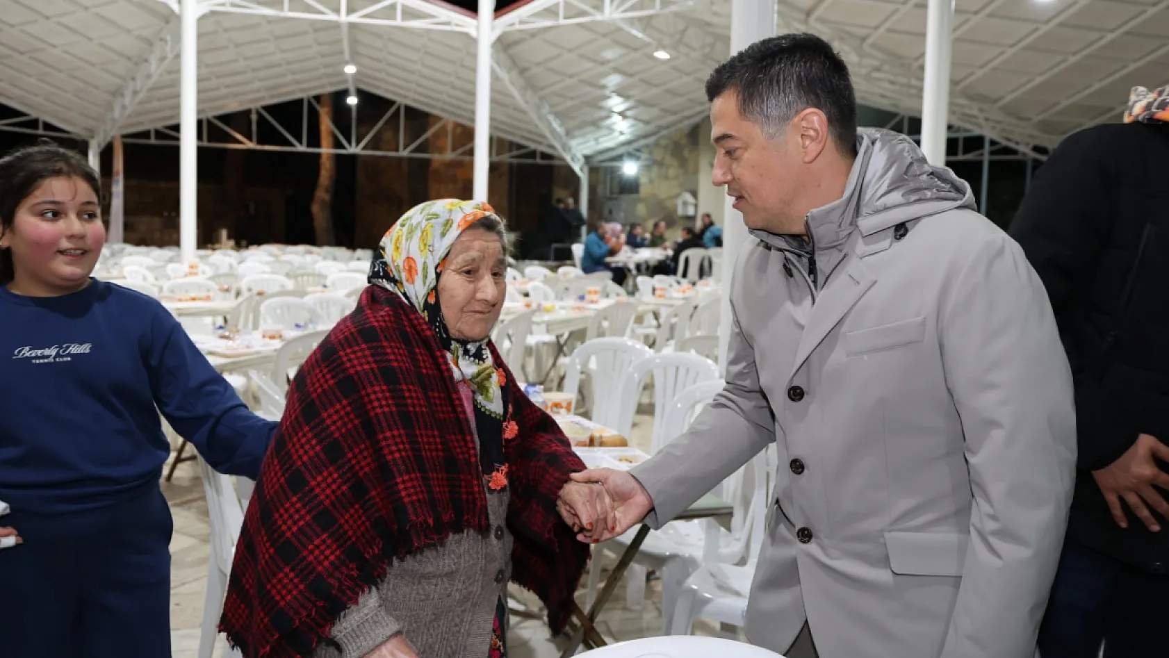 Başkan Ünlü: 'Anneler, sevginin ve şefkatin en güçlü temsilcileridir'