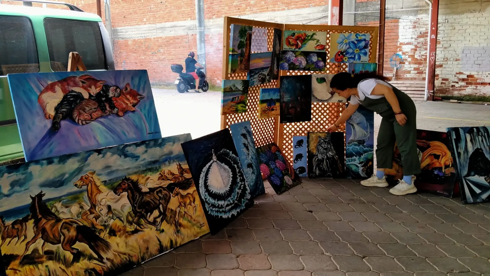 Sanat ve El Emeği Ürünleri Pazarı Her Cumartesi Çiftlik'te