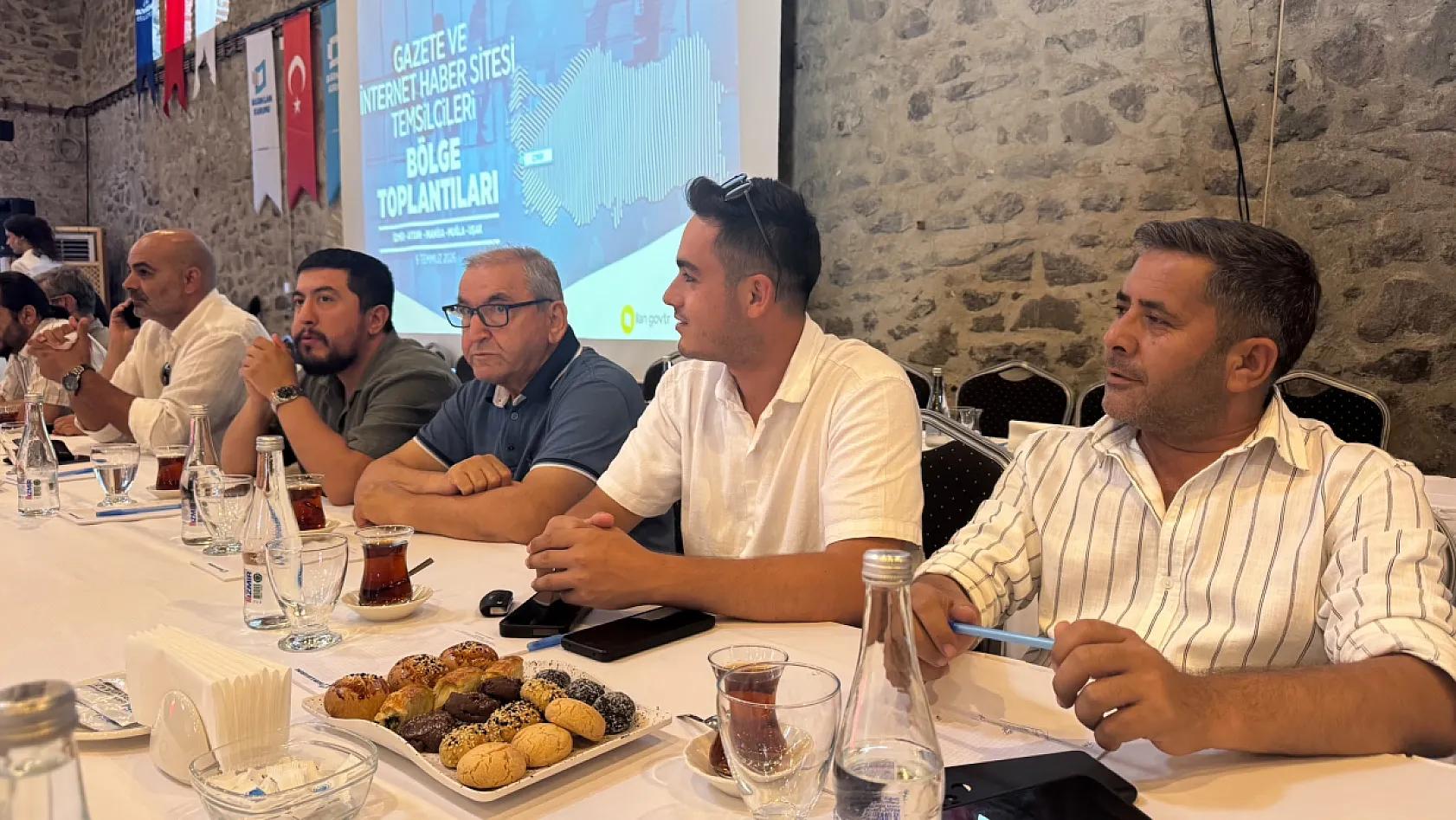 Beş ilden basın temsilcileri İzmir'de buluştu