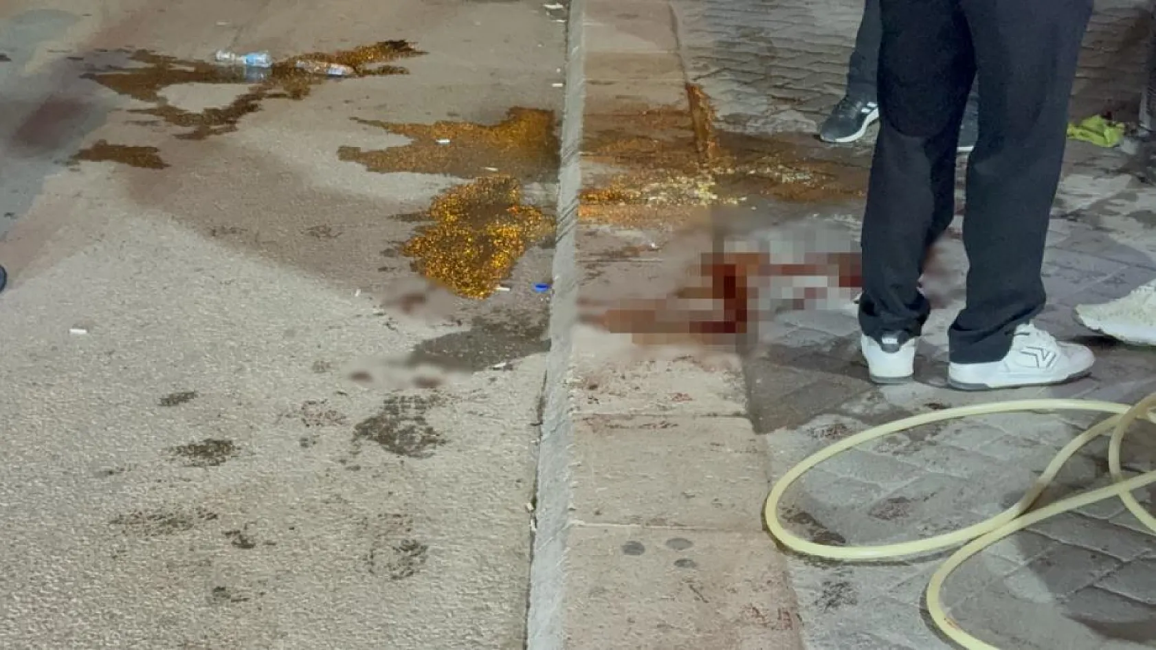 Bıçaklı kavgada 16 yaşındaki çocuk yaralandı