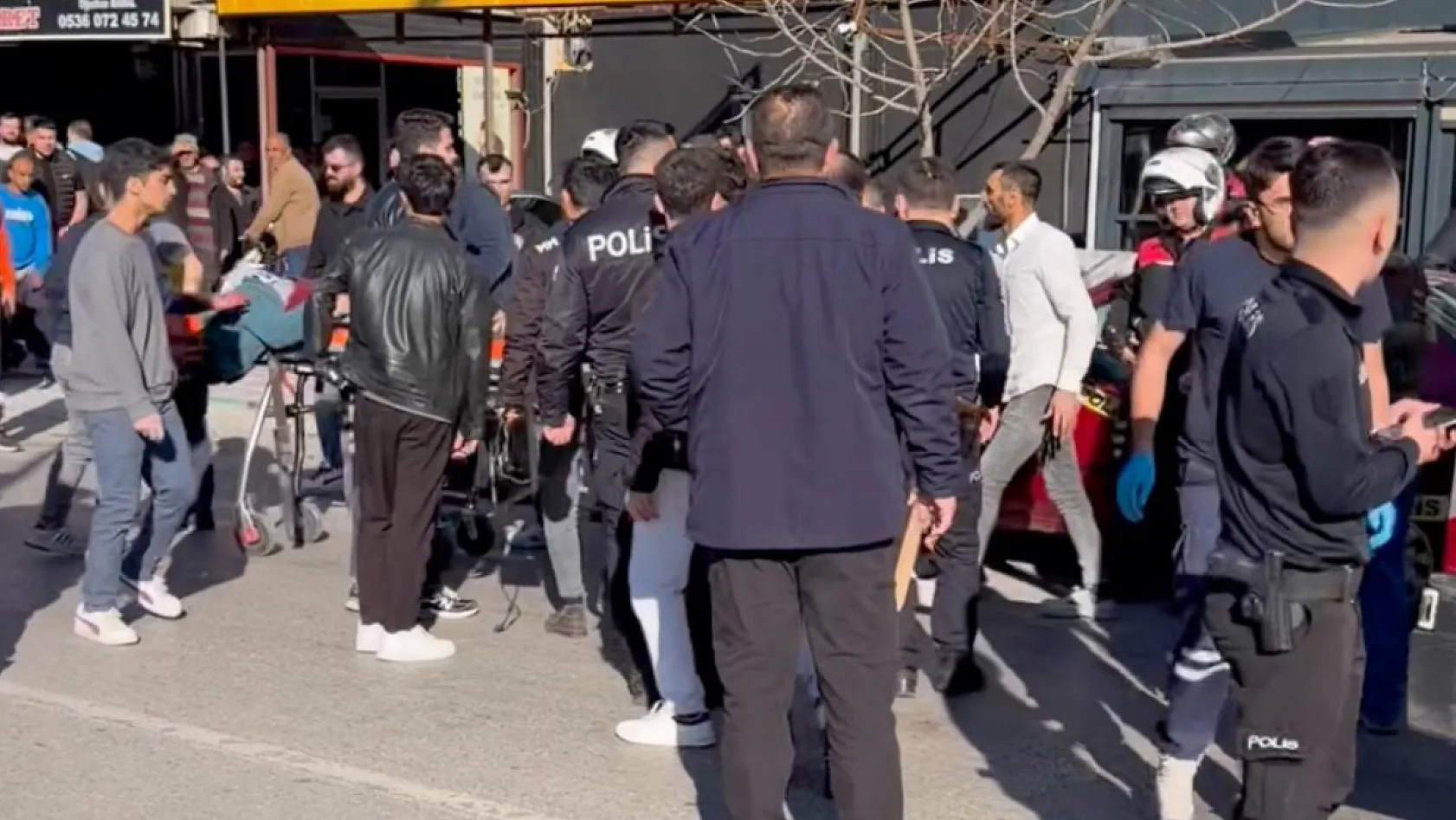 Bıçaklı Saldırı: 29 Yaşındaki Genç Hayatını Kaybetti