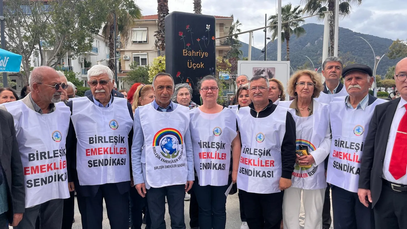 Birleşik Emekliler Sendikası'ndan Fethiye'de geçmişten bugüne sosyal güvenlik eleştirisi