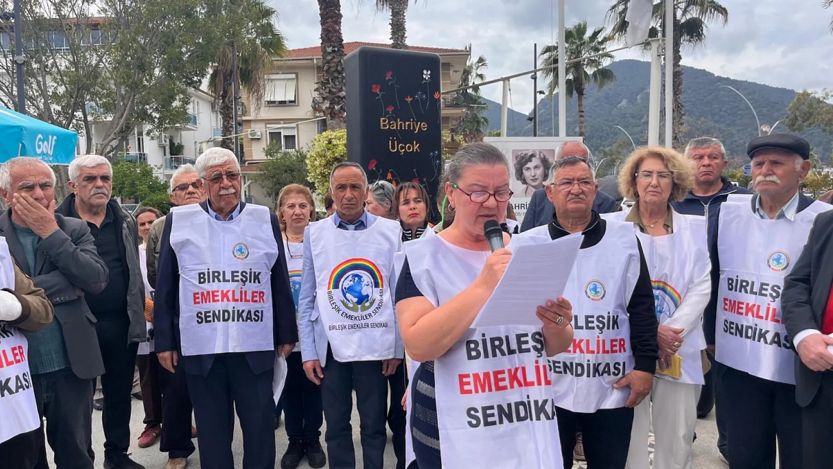 Birleşik Emekliler Sendikası'ndan Fethiye'de geçmişten bugüne sosyal güvenlik eleştirisi