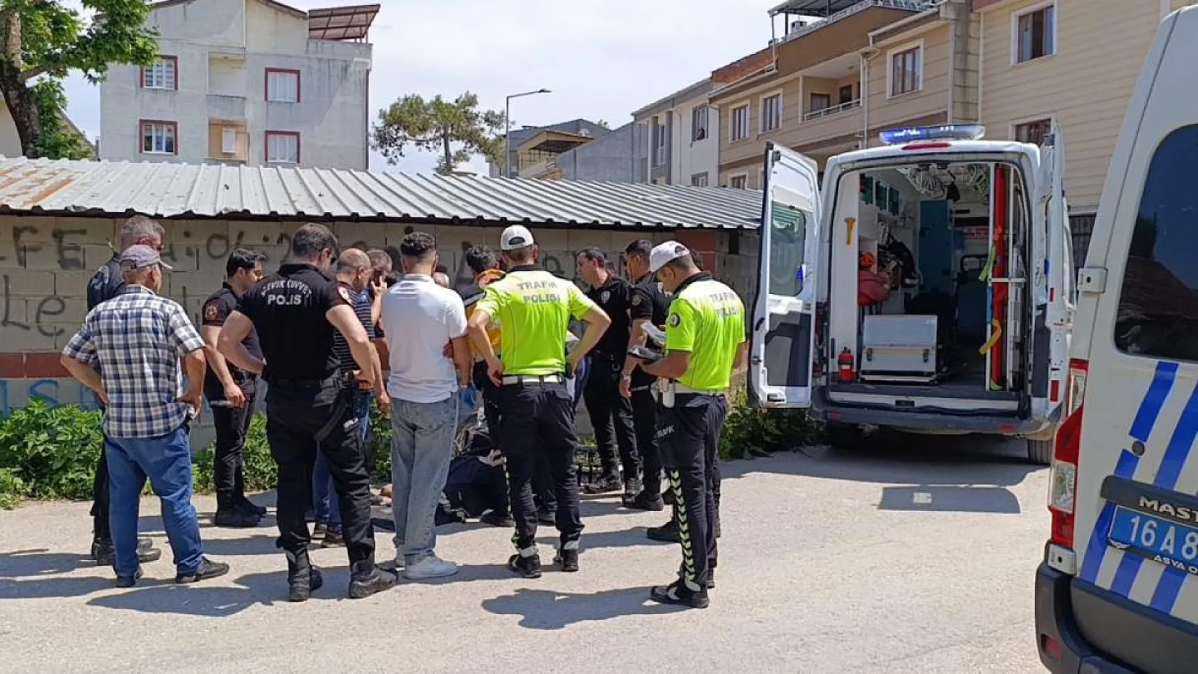 Bisikletten düşen yaşlı adam hayatını kaybetti