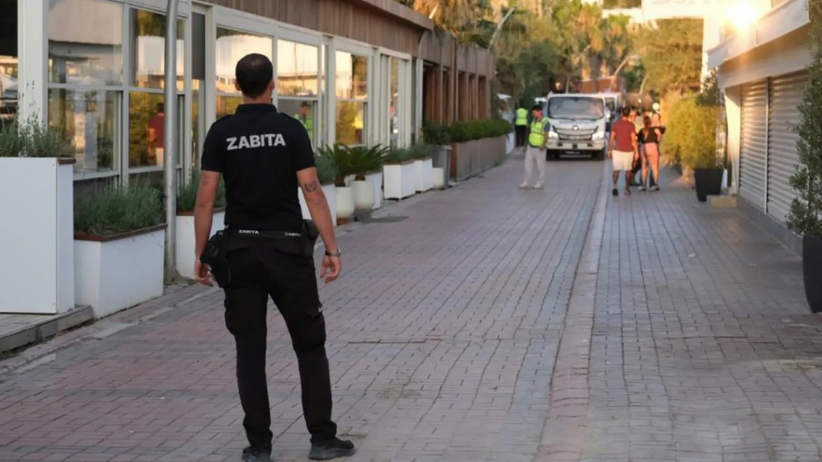 Bodrum Belediyesi Bitez Yalısı'nda Kapsamlı Temizlik Çalışması Gerçekleştirdi