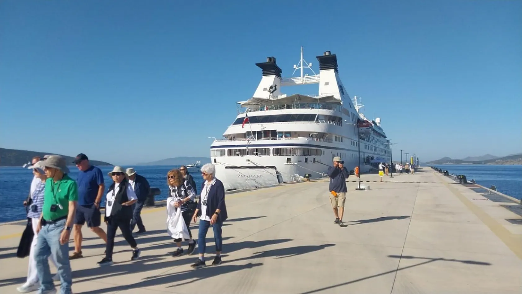 Bodrum'a 'Star Legend' kruvaziyeriyle 274 turist geldi