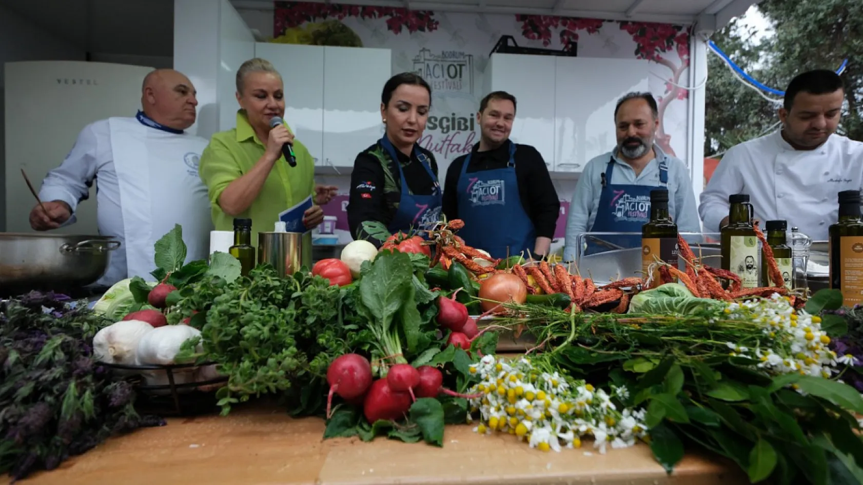 Bodrum Acı Ot Festivali Başladı: Yağmura Rağmen Yoğun İlgi