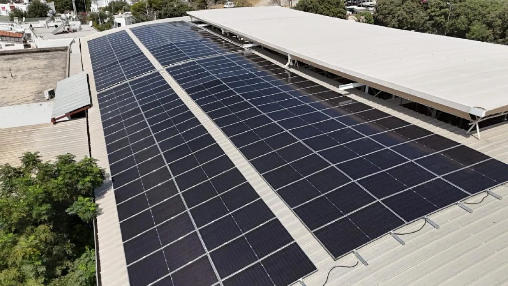 Bodrum Belediyesi, güneşten 106 bin 500 kwh temiz enerji üretti