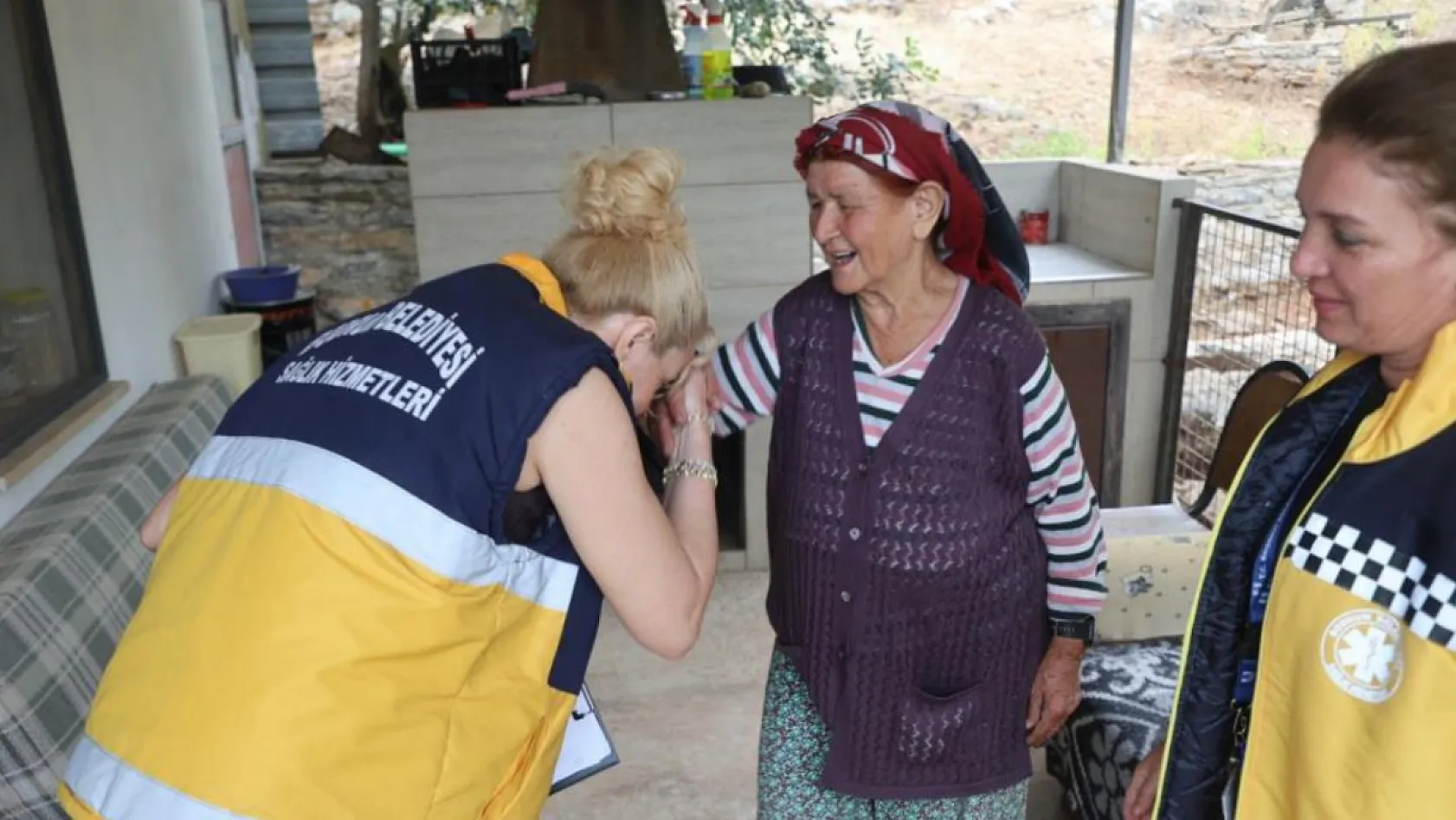Bodrum Belediyesi'nden yatağa bağımlı hastalara bayram ziyareti
