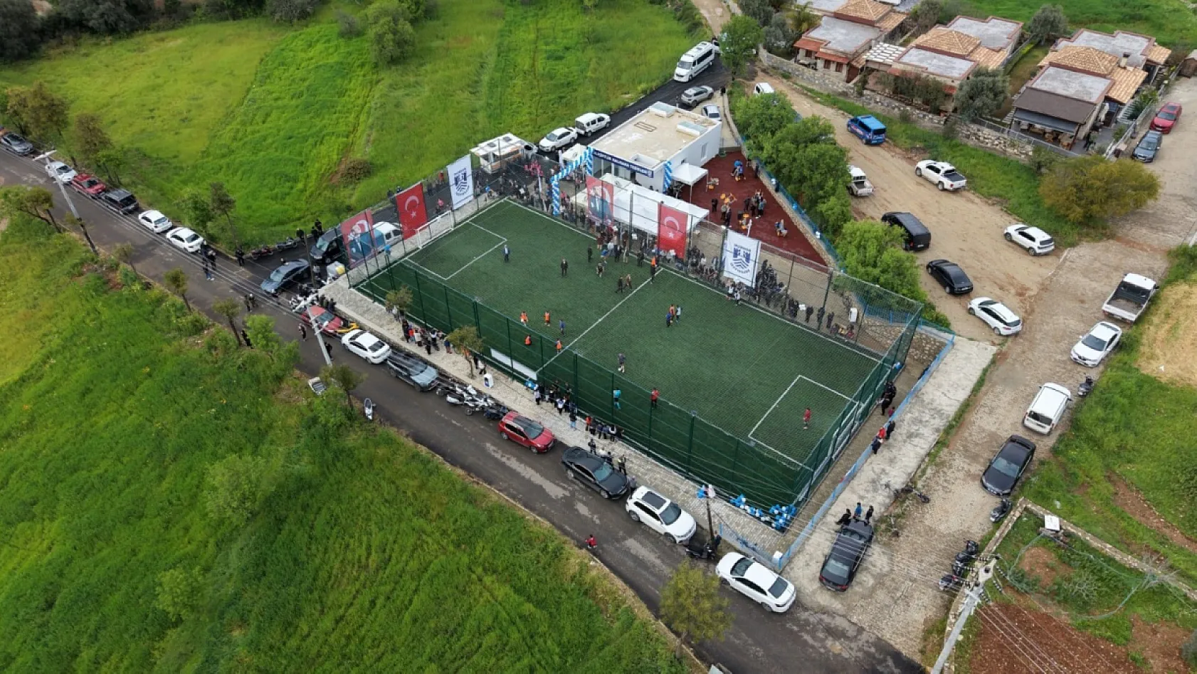 Bodrum Çiftlik Halı Saha Tesisleri vatandaşların kullanımına açıldı