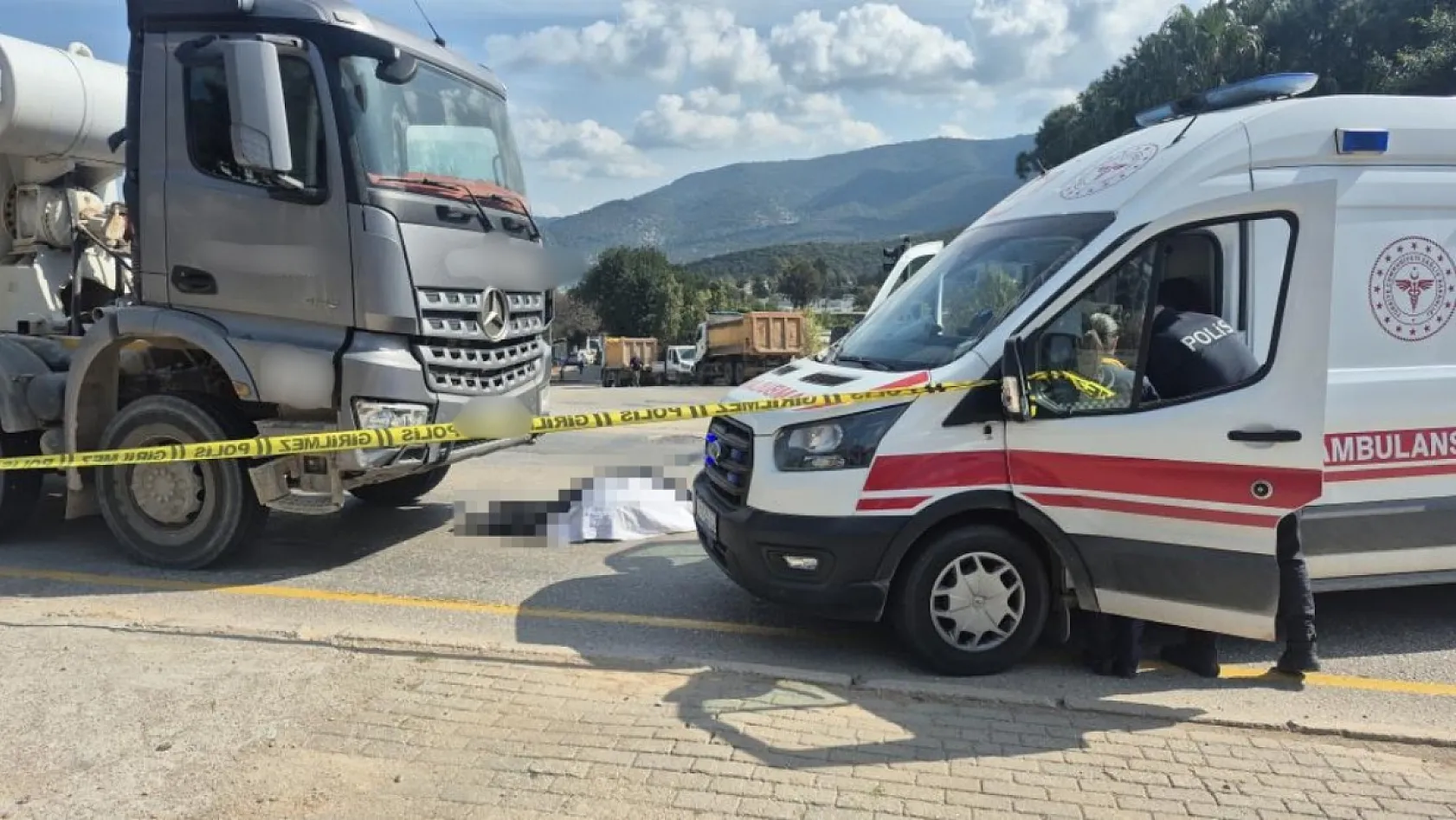 Bodrum'da beton mikserinin çarptığı yaya hayatını kaybetti