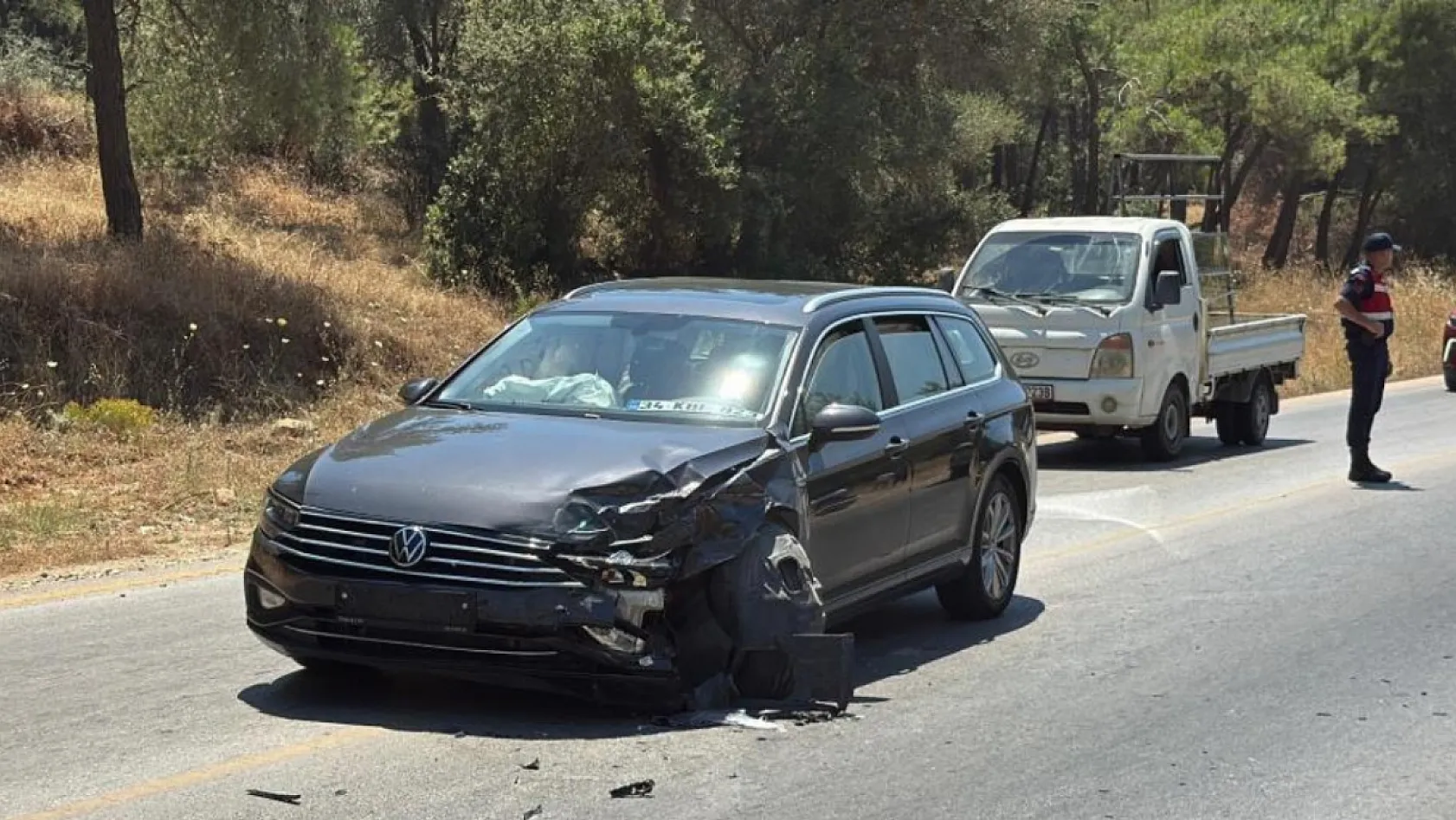 Bodrum'da Hatalı Sollama Kazası Kameraya Yansıdı: 2 Yaralı