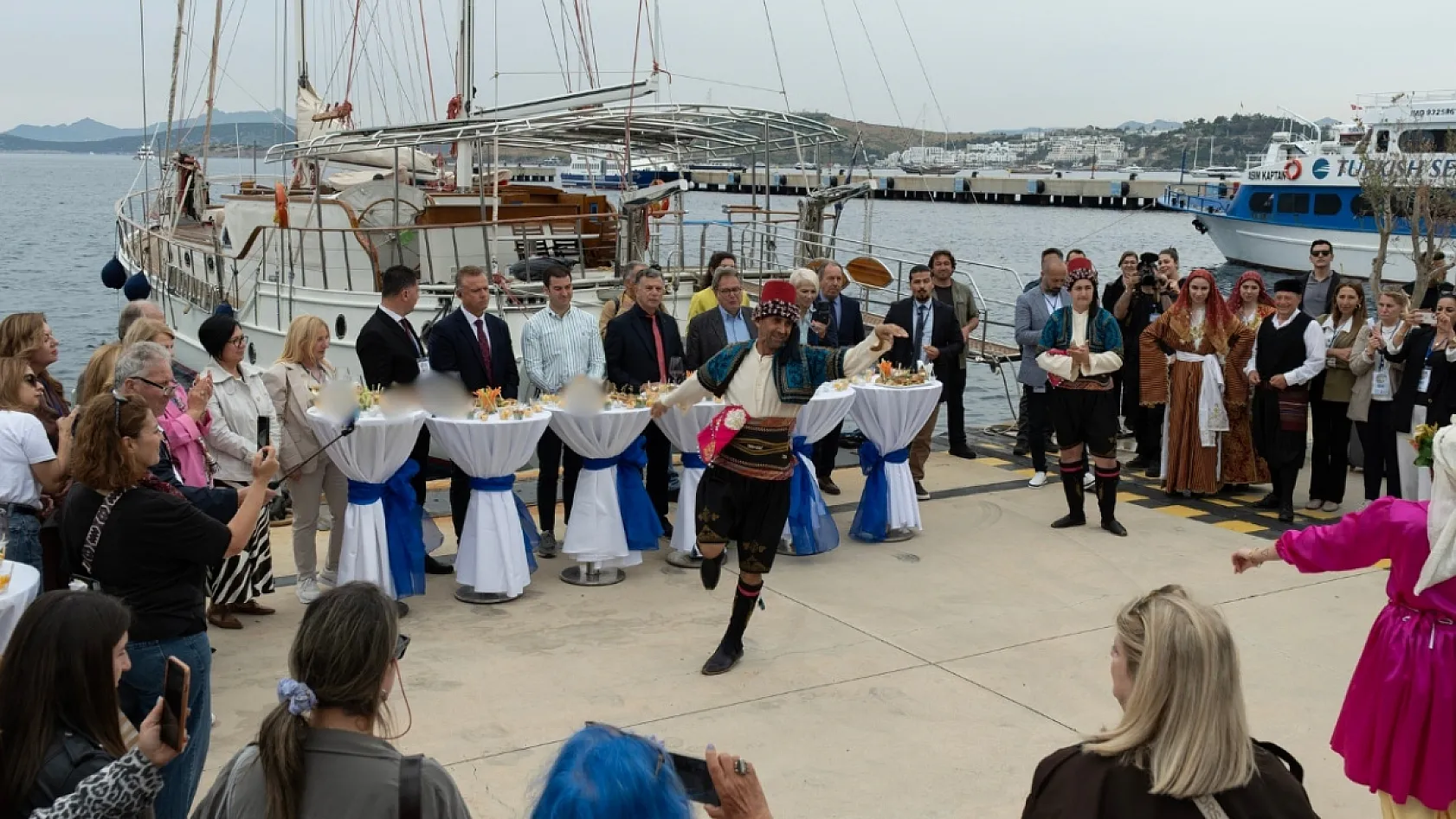 Bodrum'da İki Yaka Kültür Festivali'nde dostluk mesajları verildi