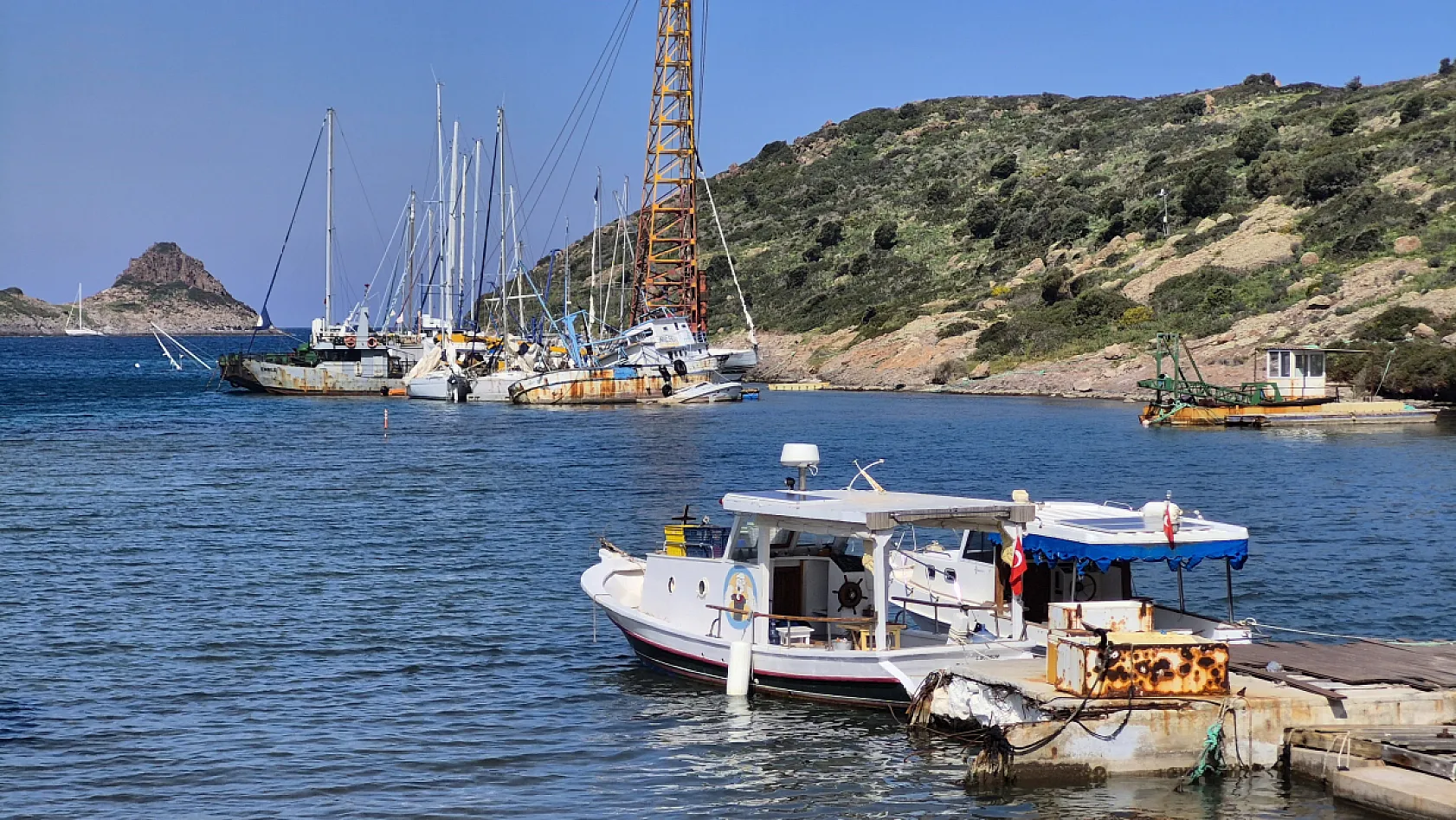 Bodrum'da iskelelerin yıkımına başlandı