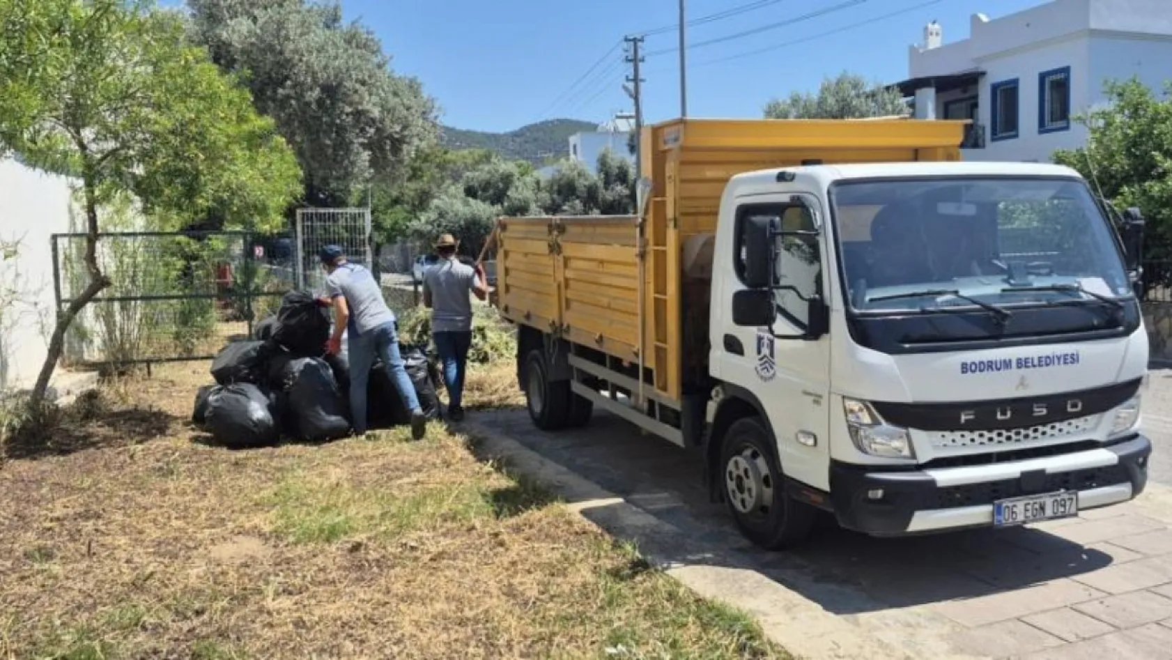 Bodrum'da ot temizliği çalışmaları tüm hızıyla devam ediyor