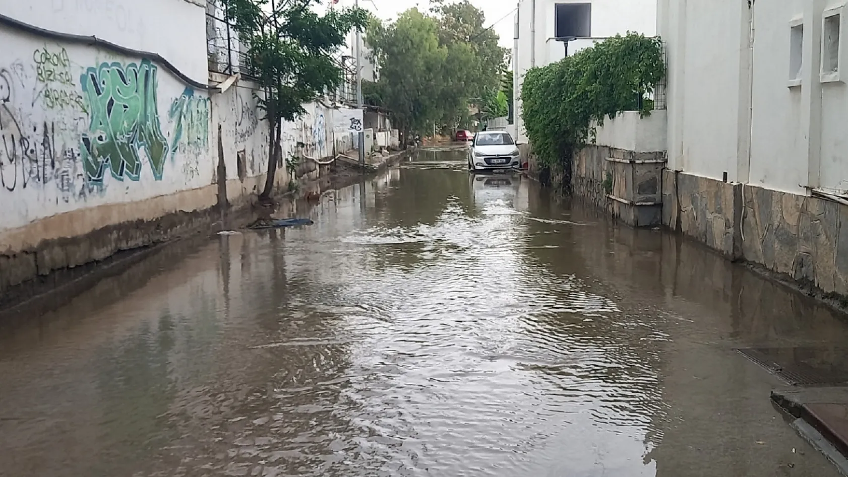 Bodrum'da sağanak sonrası deniz keyfi devam etti