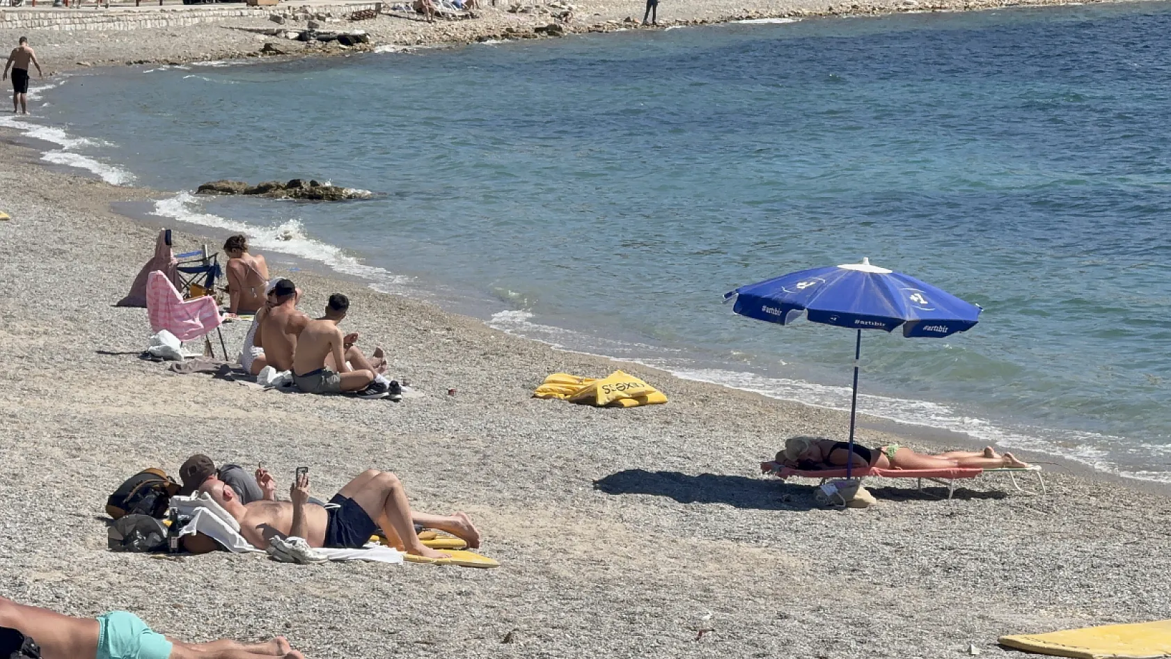 Bodrum'da yazdan kalma günler: Sahiller dolup taştı