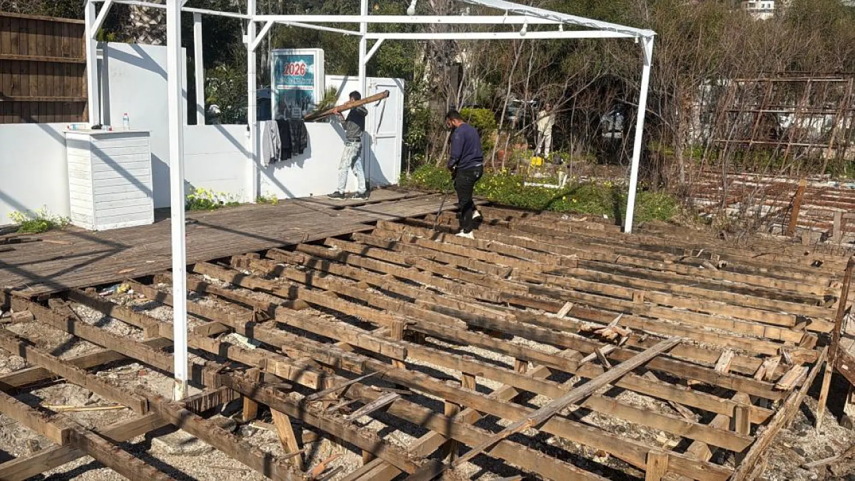 Bodrum Türkbükü sahilinde büyük temizlik
