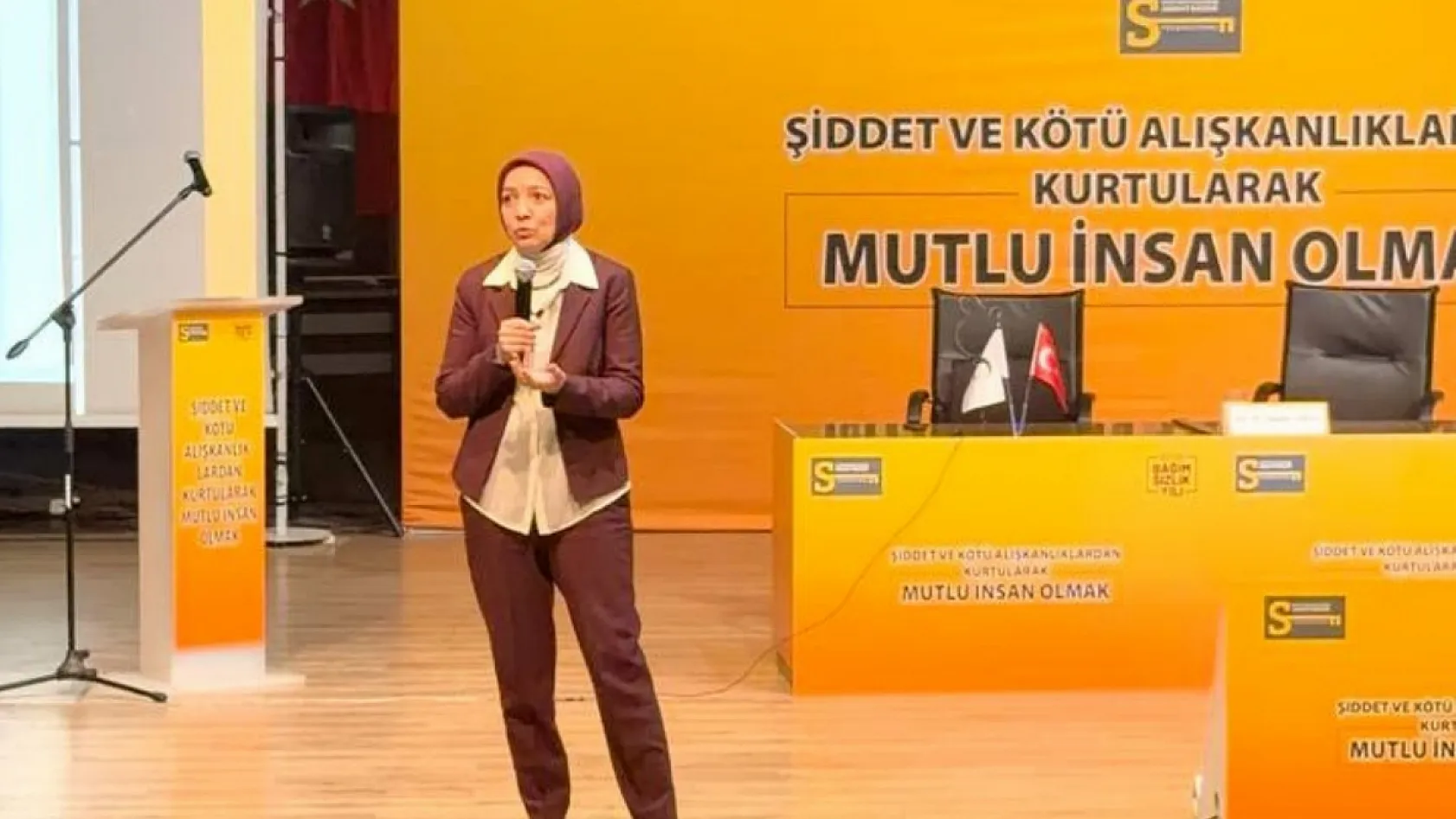 Bodrum'da 2026 Bağımsızlık Yılına Özel 'Mutlu İnsan Olmak' Konulu Panel Düzenlendi