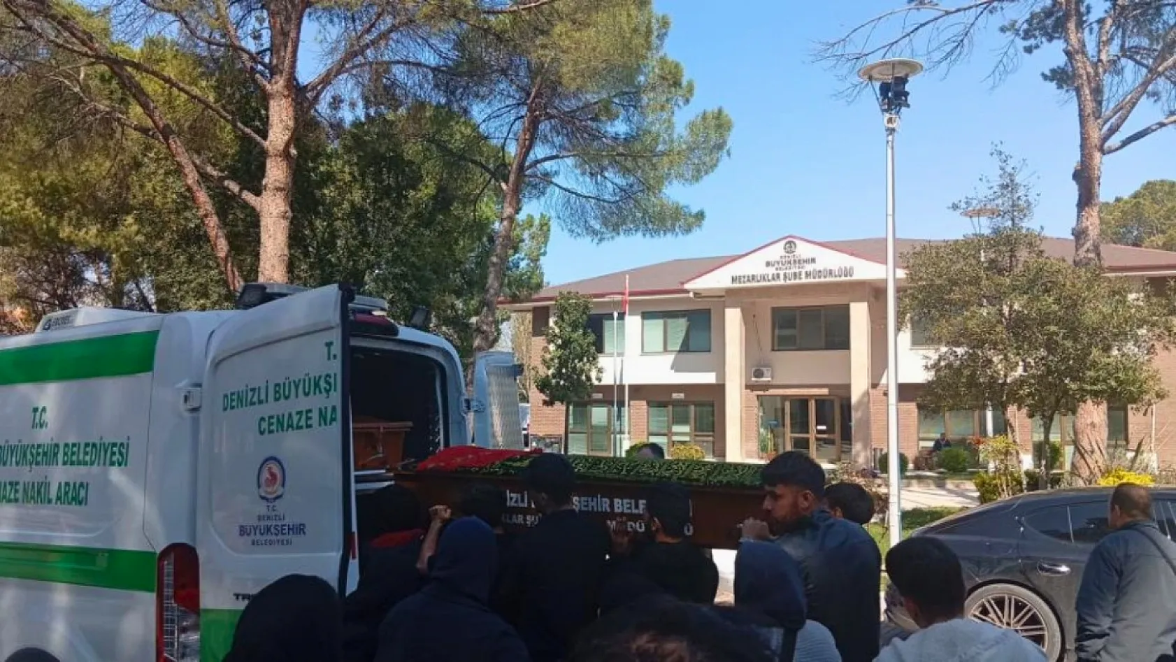 Bodrum'da batan botta hayatını kaybeden göçmenlerden 4'ü Denizli'de toprağa verildi