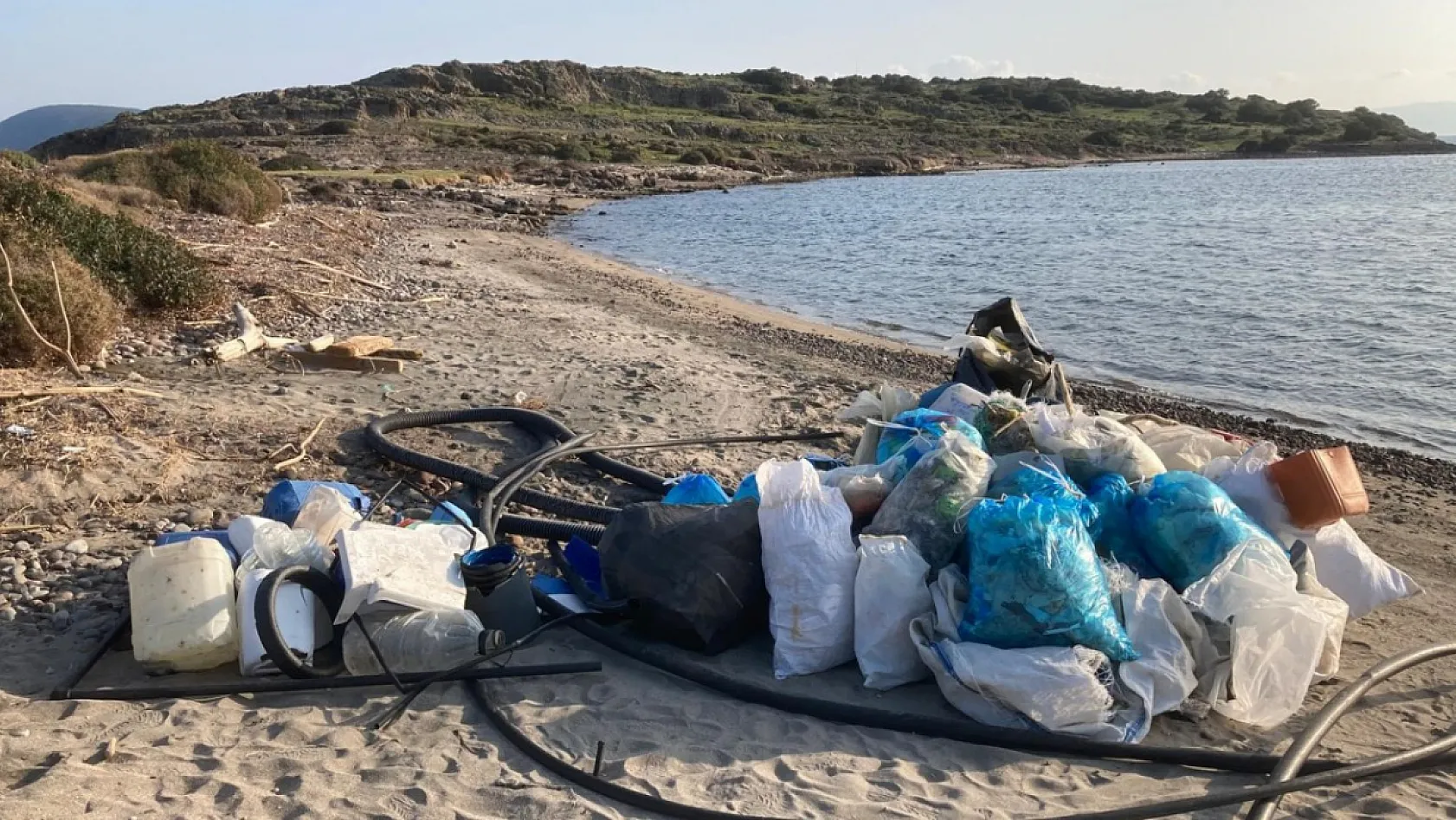 Bodrum'da Duyarlı Vatandaşlardan Haremten Koyu'nda Atık Temizliği