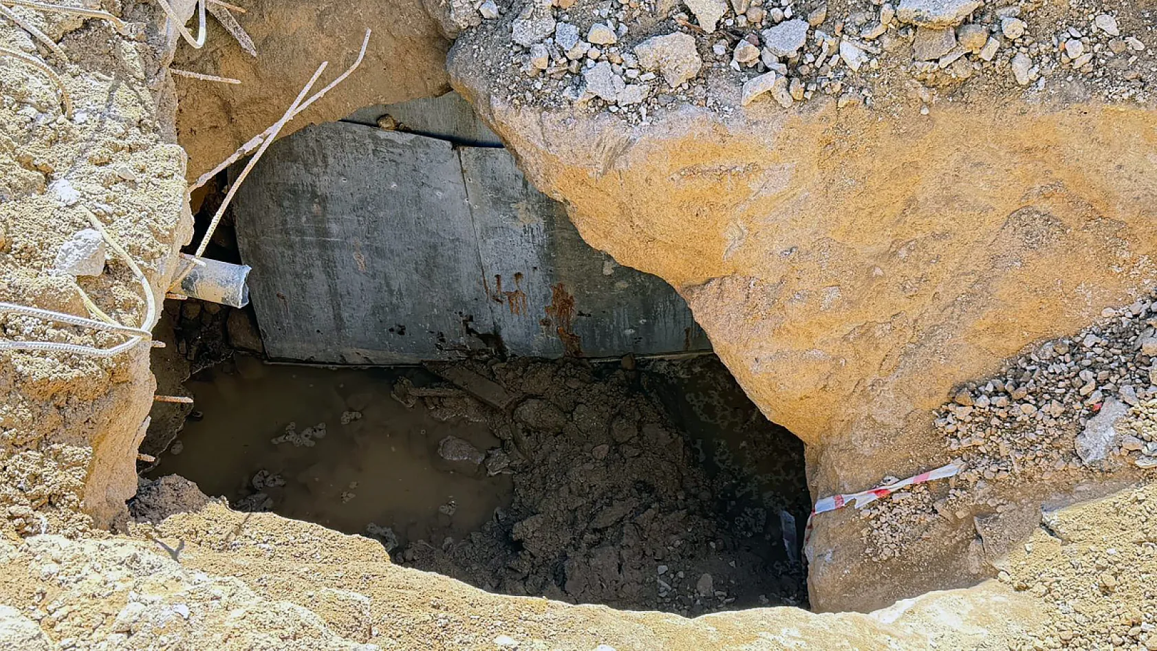 Bodrum'da su isale hattı kazısında lahit bulundu
