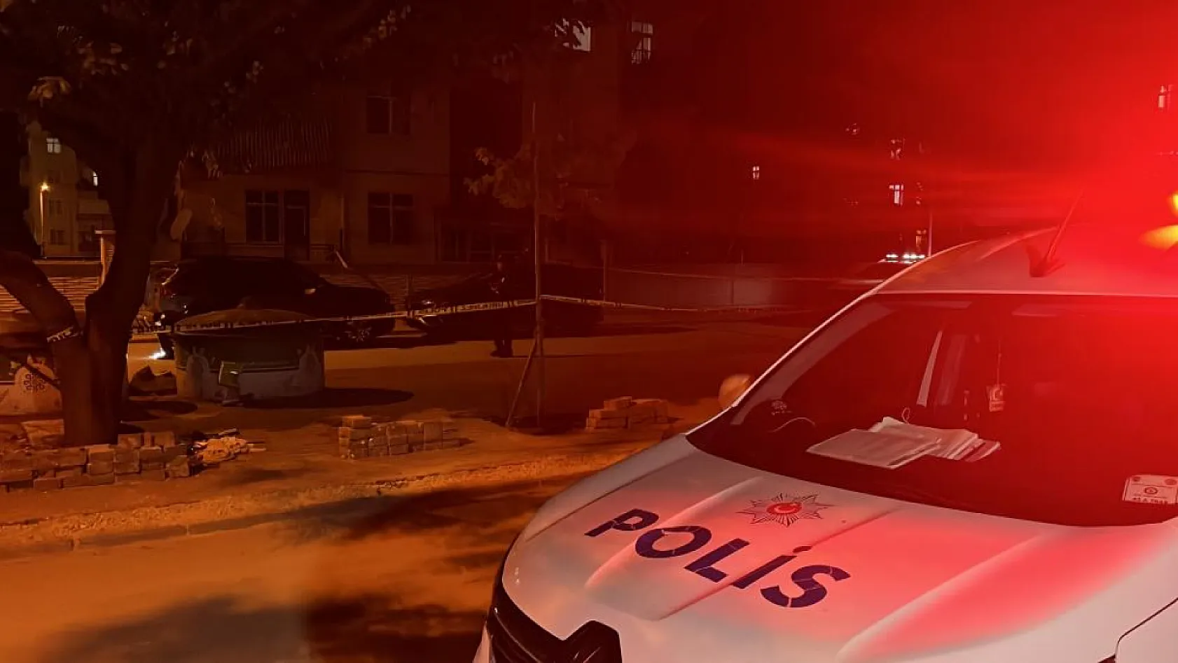 Boşanma aşamasındaki eşini silahla vurarak yaraladı
