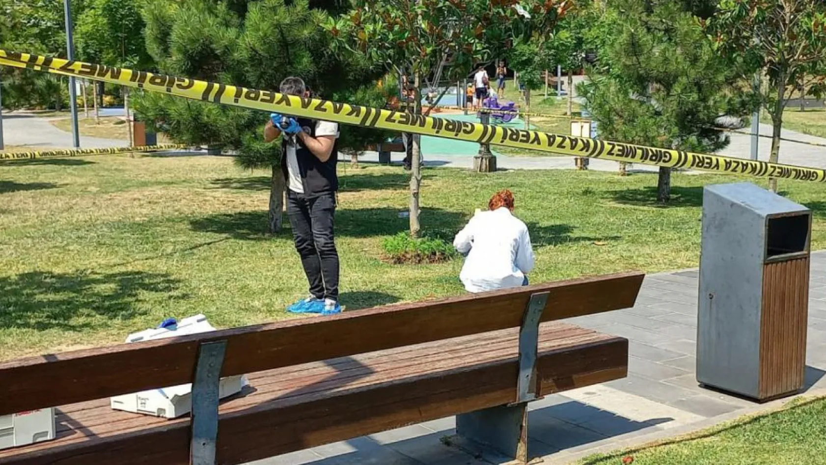 Boşanma aşamasındaki koca eşini boğazından bıçakladı