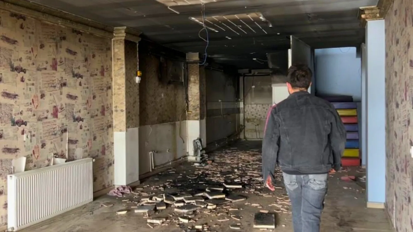 Burdur'da kiraya verdiği dükkanının 4 yıl sonra harabeye döndüğünü görünce şoke oldu