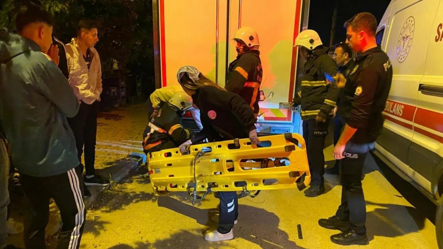 Burdur'da kontrolden çıkan motosiklet, park halindeki kamyonun altına girdi: 1 ölü