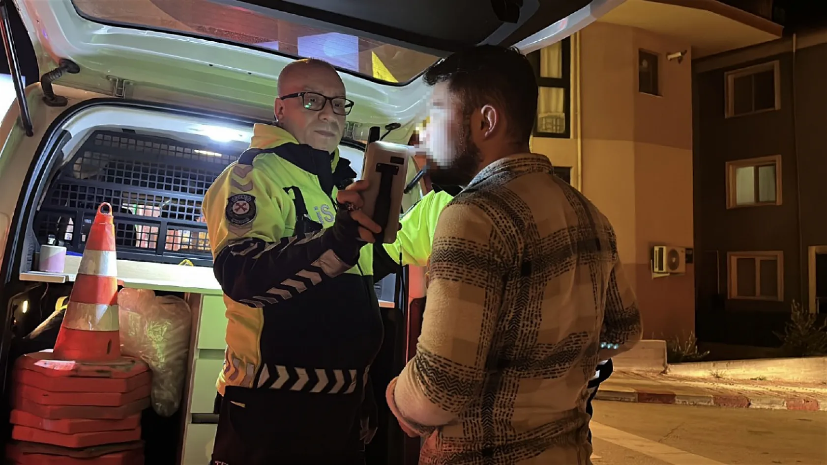 Burdur'da tehlikeli araç kullandı, yakalandığında alkollü çıktı