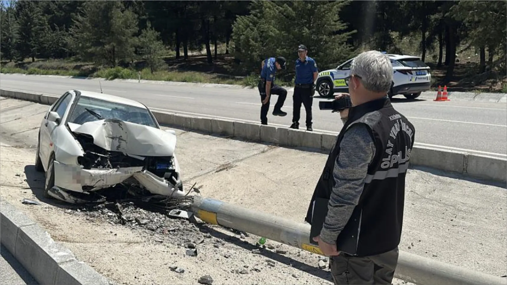 Burdur-Fethiye Karayolu'nda Trafik Kazası: 88 Yaşındaki Sürücü Yaralandı