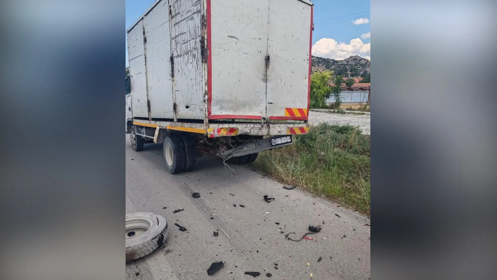 Burdur-Fethiye Yolunda Kamyonete Arkadan Çarpan Otomobilin Sürücüsü Yaralandı