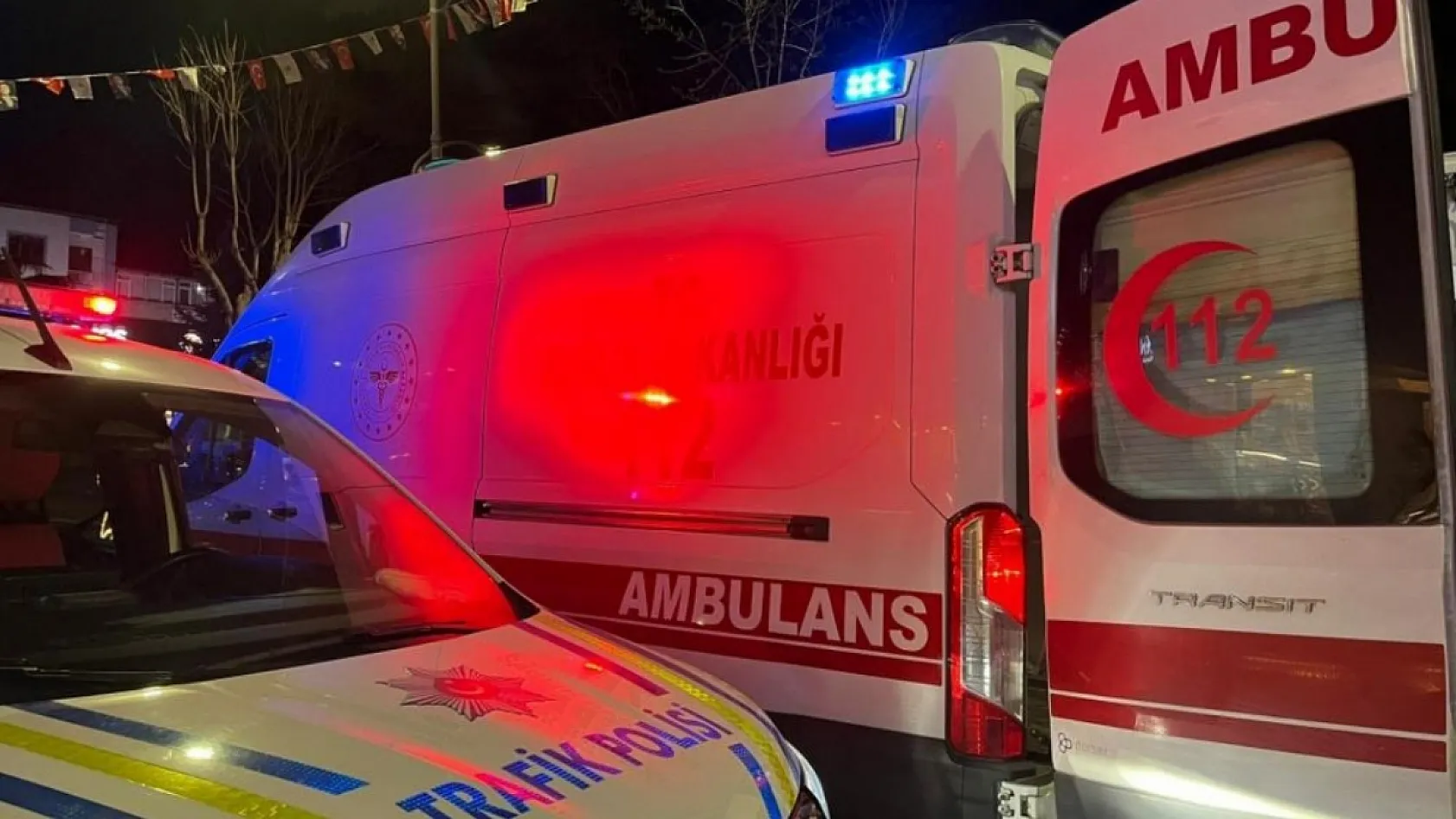 Burdur'da aniden duran otomobile motosiklet çarptı: 1 yaralı