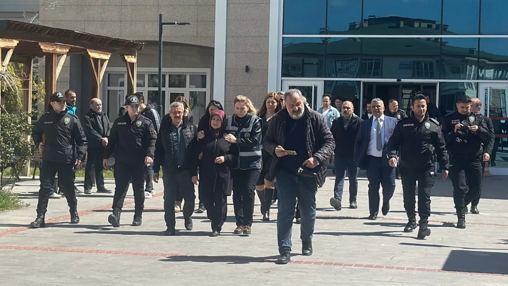 Burdur'da Kadın Cinayeti Davasında Karar: 2 Sanığa Ağırlaştırılmış Müebbet