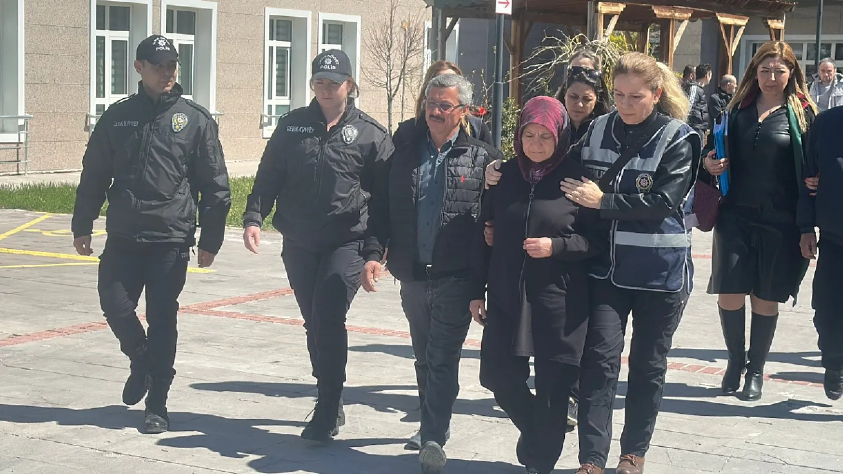 Burdur'da Kadın Cinayeti Davasında Karar: 2 Sanığa Ağırlaştırılmış Müebbet