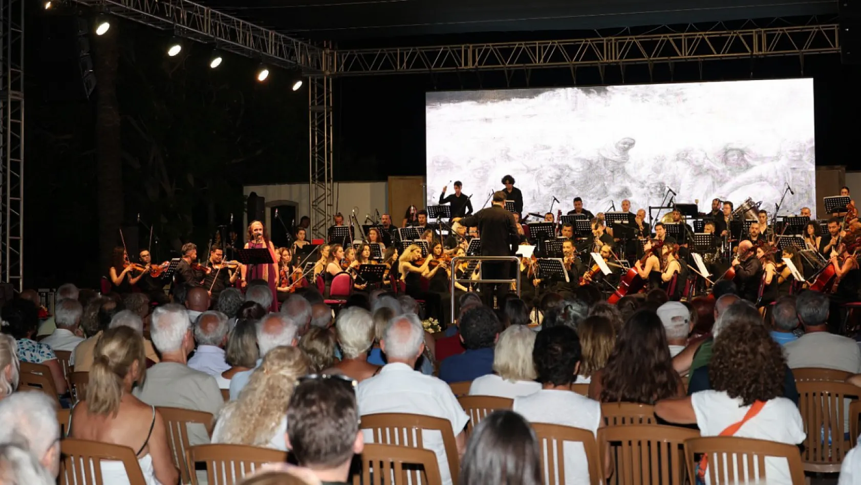 Muğla Büyükşehir'den Vicdanlara Dokunan Senfoni