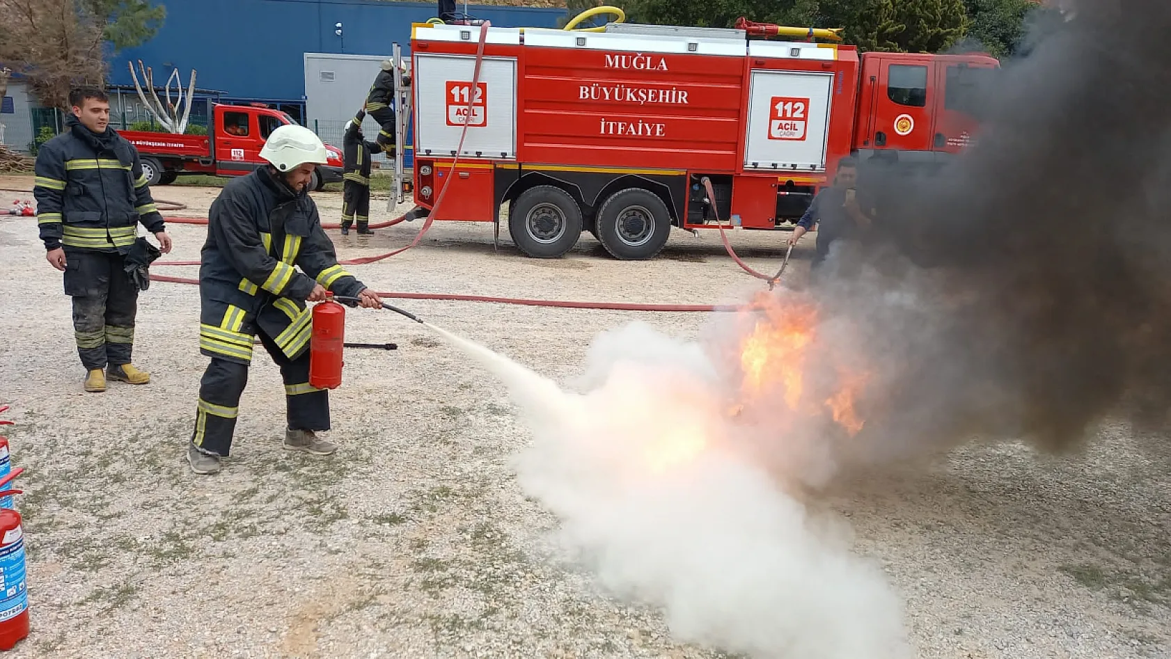 Muğla Büyükşehir, Gönüllü İtfaiyeci Eğitimlerine Bodrum'da Devam Etti