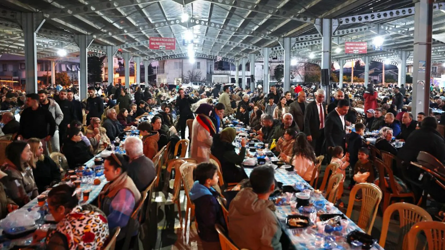 Muğla Büyükşehir İftar Sofralarını İlçelerde Kurmayı Sürdürüyor