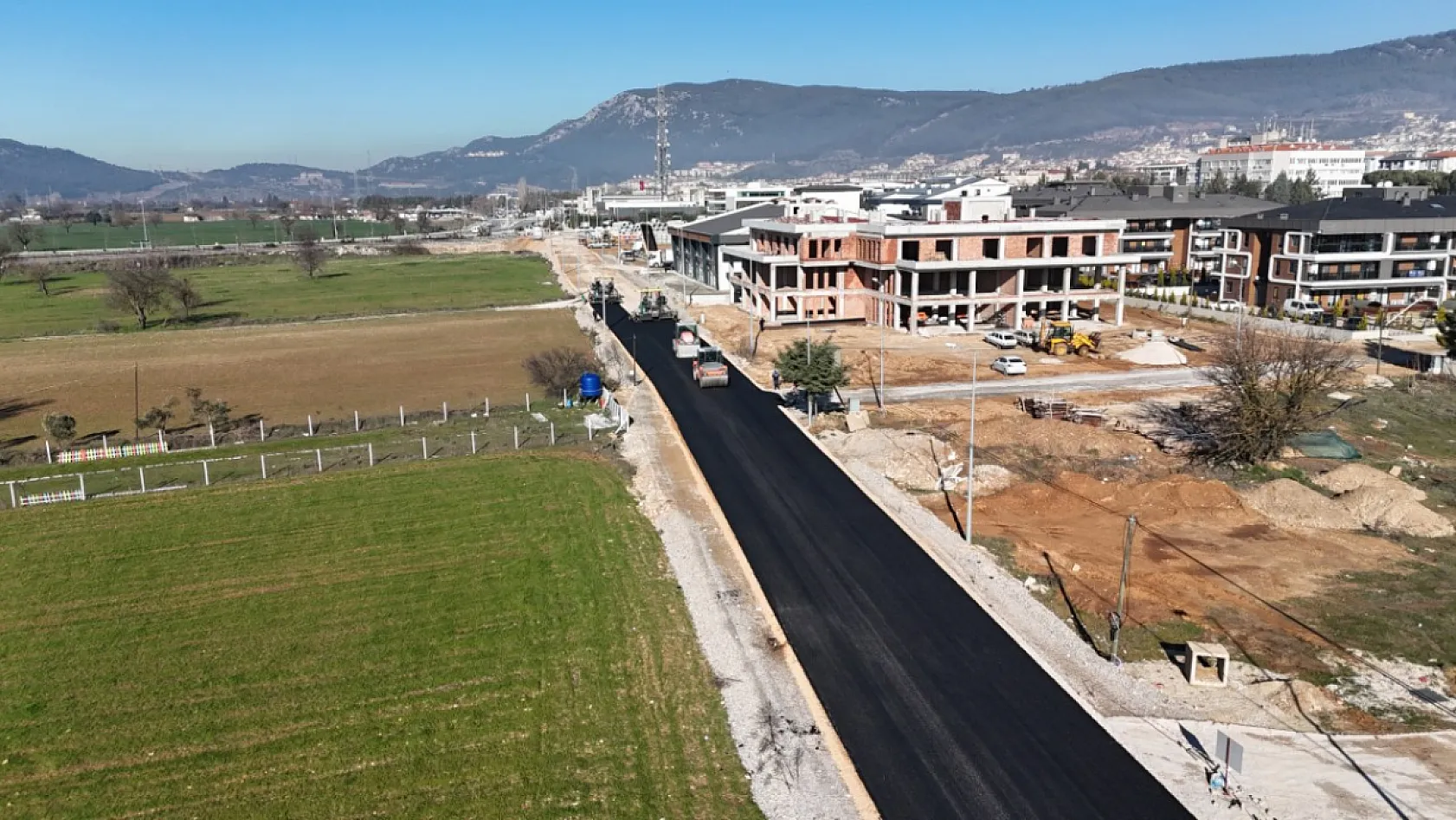 Muğla Büyükşehir, Menteşe'de Yol Yatırımlarını Aralıksız Sürdürüyor