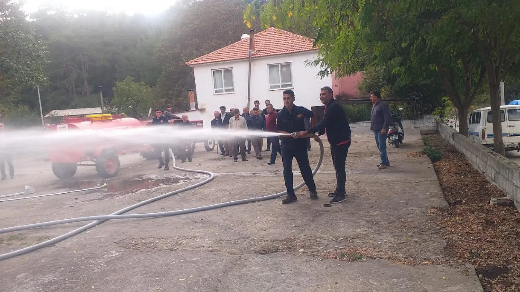 Büyükşehir'den Yangın Tankeri Dağıtımı