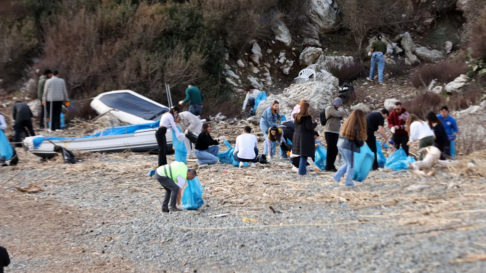 Muğla Büyükşehir'in Temizlik Seferberliğinin Üçüncü Durağı Marmaris Oldu
