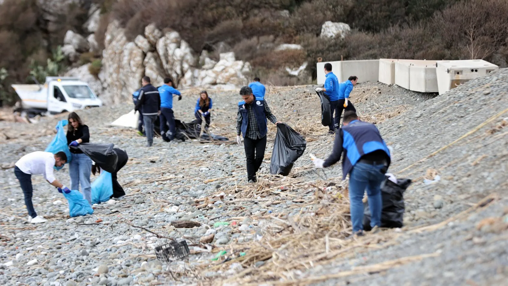 Muğla Büyükşehir'in Temizlik Seferberliğinin Üçüncü Durağı Marmaris Oldu