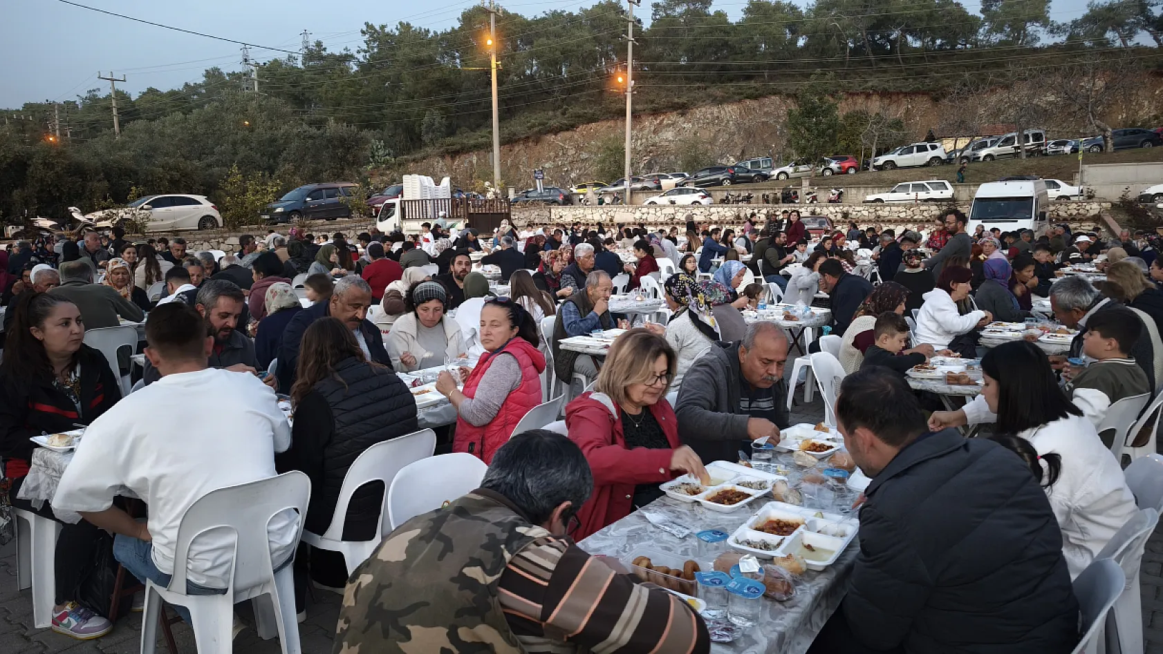 Fethiye Kargı Mahallesi Muhtarlığı'ndan iftar yemeği
