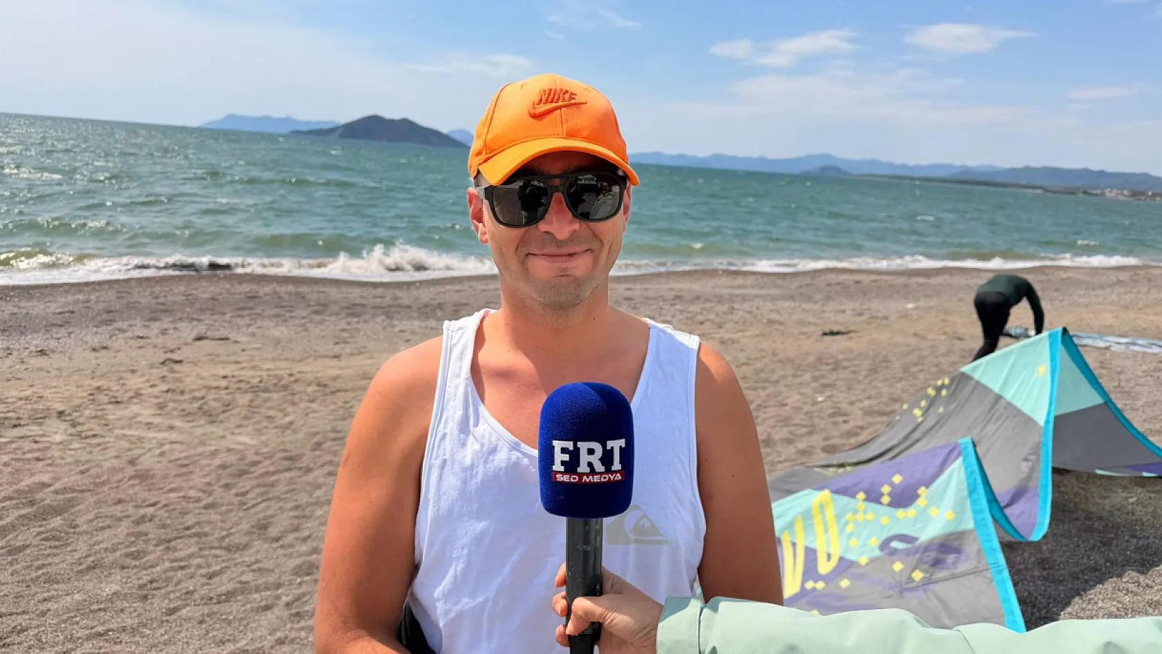 Fethiye Çalış Plajı'nda kitesurf heyecanı: 'Hem su hem hava sporunu birleştiriyor'