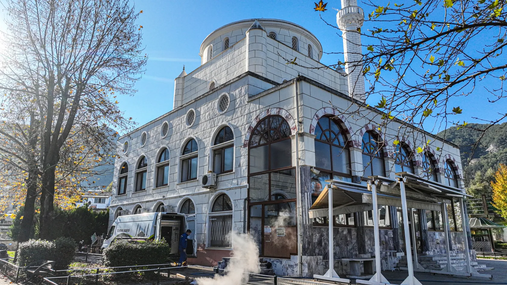 Fethiye Belediyesi Ramazan Ayı öncesi camilerde temizlik çalışmalarını tamamladı
