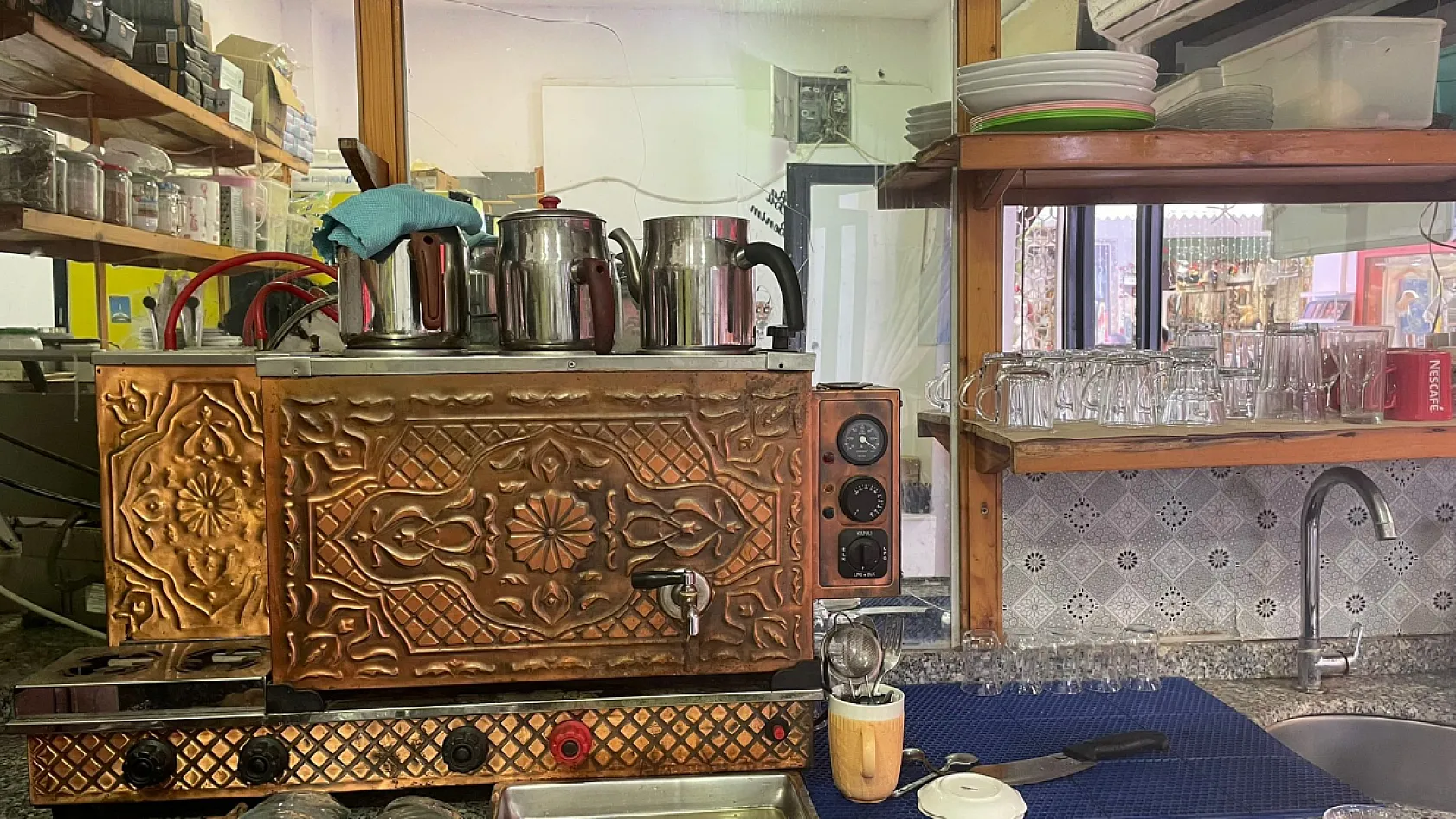 Çayın başında 8 yıl: Fethiye'den samimiyet dolu 'Dünya Çay Günü' mesajı