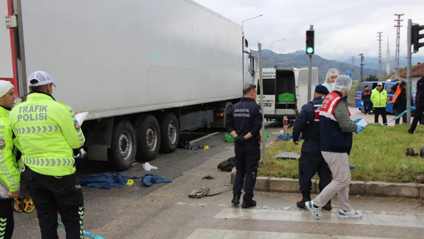 Cenaze dönüşü feci kaza: Otomobilden fırlayan bebek hayatını kaybetti